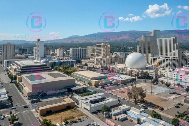 Building Photo - Studio apartment available now in the hear...