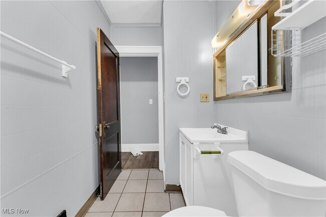 Building Photo - 3420 W 117th St