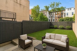 Building Photo - 214 6TH St