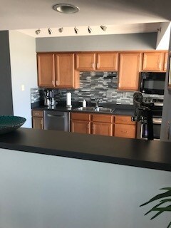 Kitchen - 125 SW Jefferson Ave