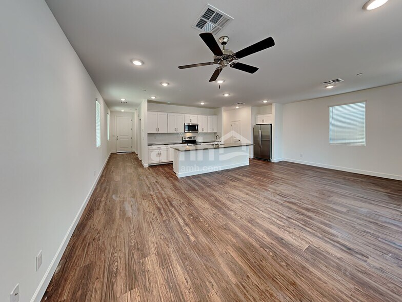 Building Photo - 10076 Roseum Ct