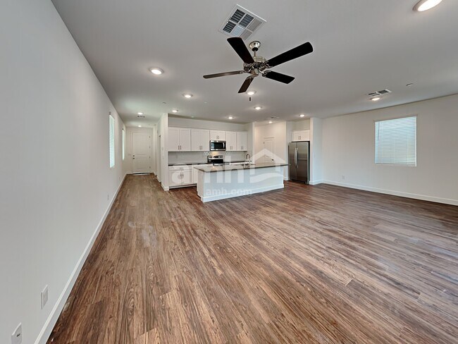 Building Photo - 10076 Roseum Ct