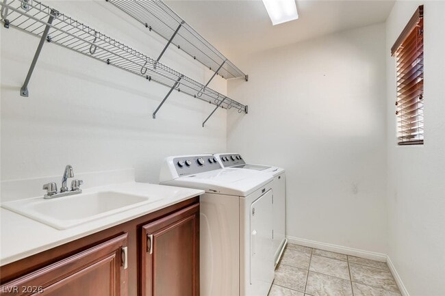 Building Photo - 6584 Holly River St