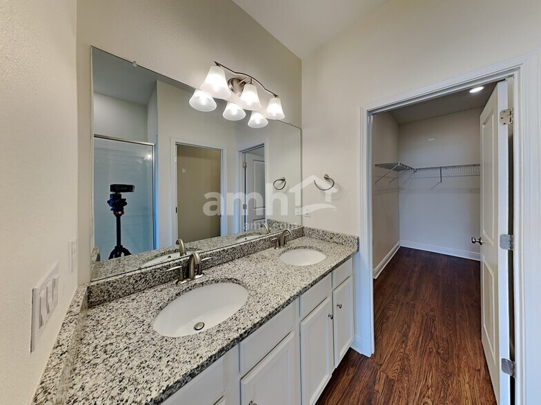 Building Photo - 7801 Stumble Journey Ln