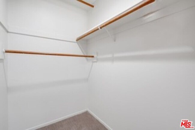 Building Photo - 5942 Paseo Cyn Dr