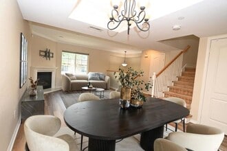 Building Photo - 4035 Bluff View Way