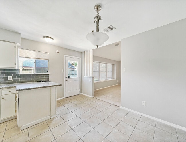 Building Photo - 22626 Leedstown Ln