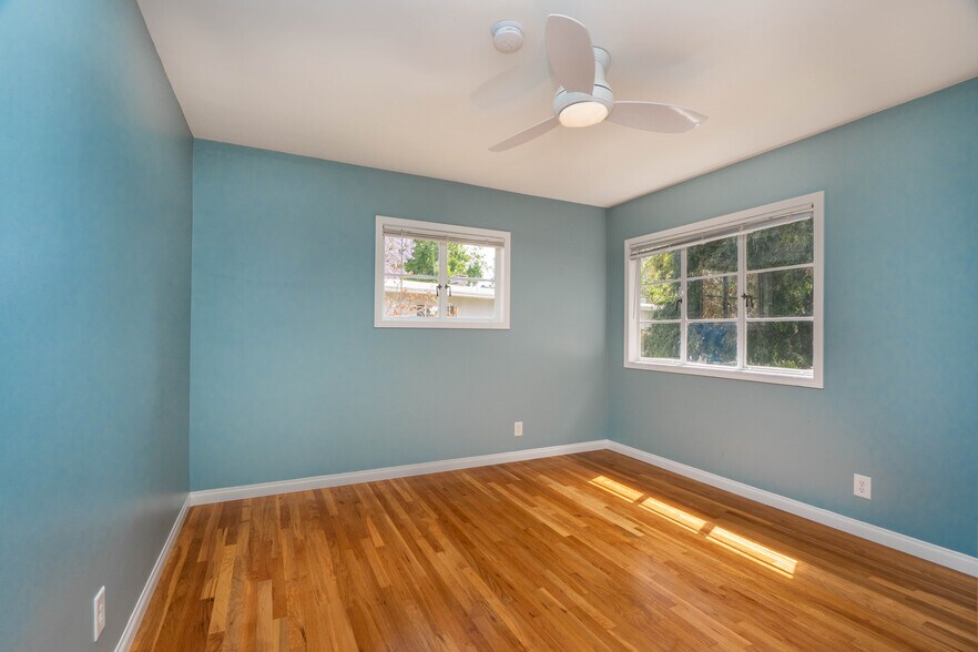 Building Photo - 5161 Village Grn