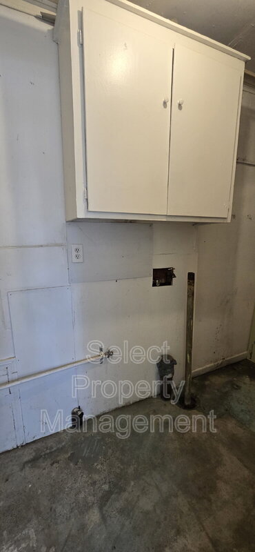 Building Photo - 2062 Pauline St