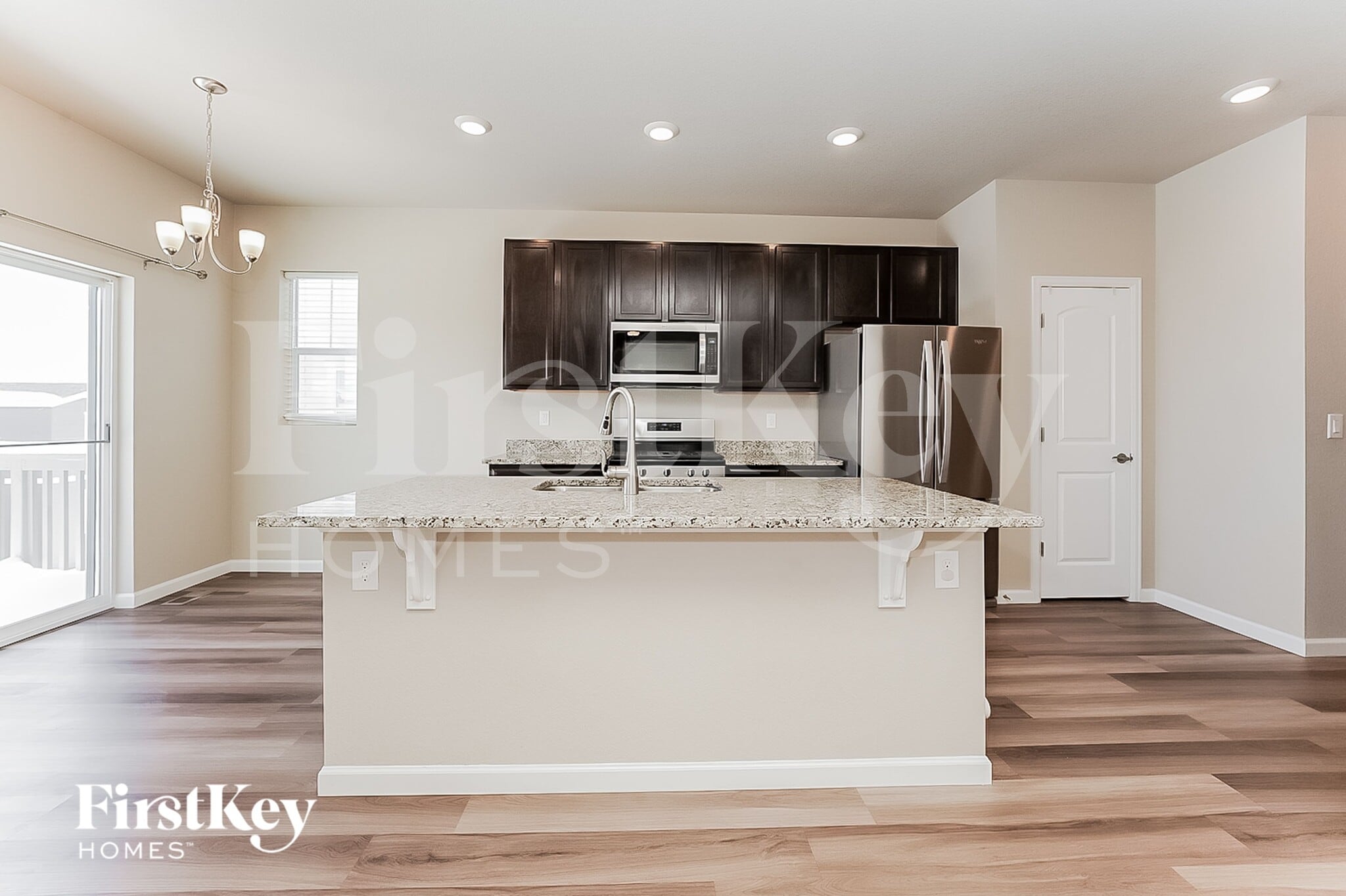 Building Photo - 1902 Villageview Ln