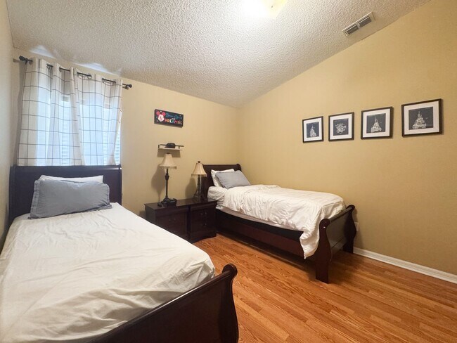 Building Photo - 3154 Samosa Hill Cir
