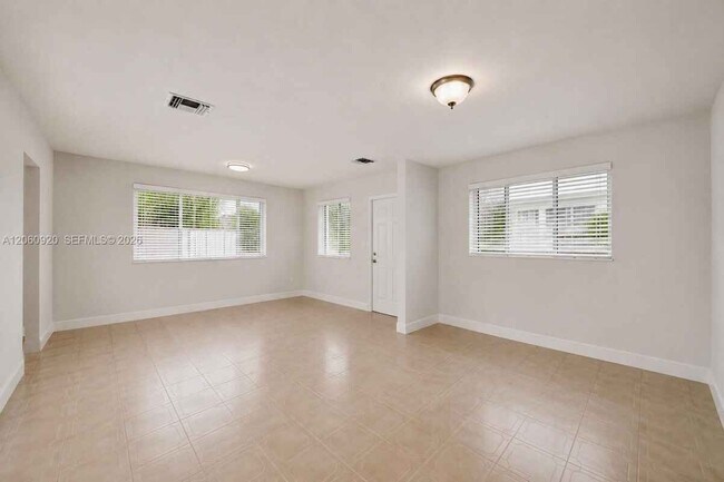 Building Photo - 8636 NW 35th Pl