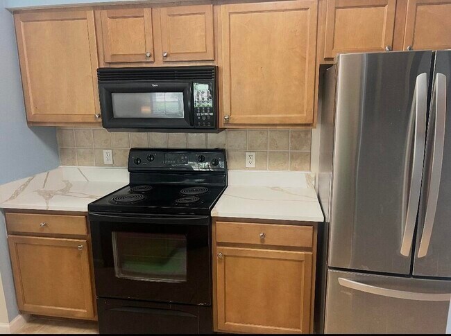 Building Photo - 9857 Baywinds Blvd
