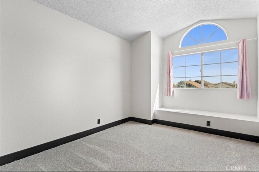 Building Photo - 120 Sandpoint Ln