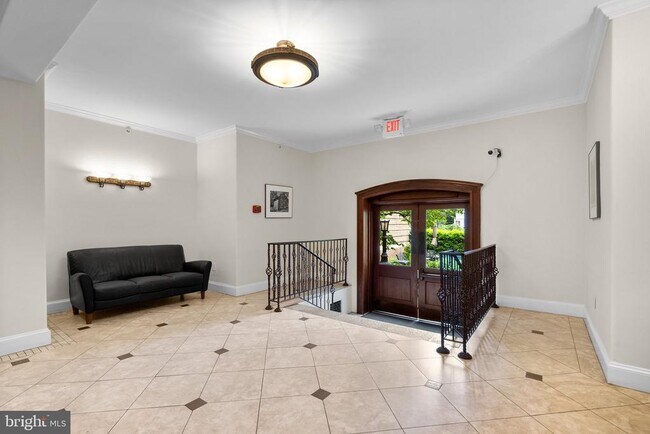 Building Photo - 3220 17th St NW