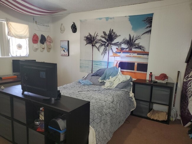 Building Photo - Single-story home with a private pool in the SDSU.