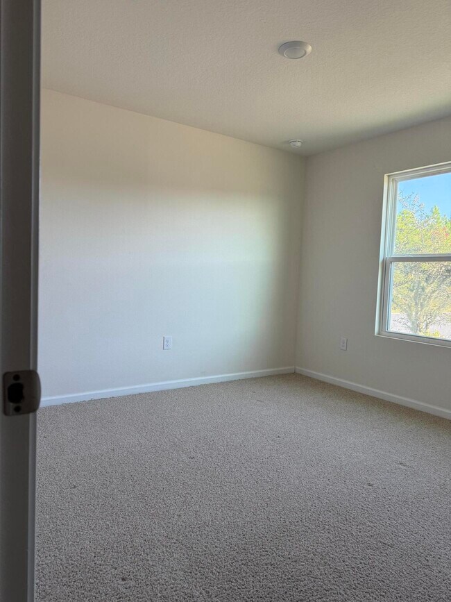 Building Photo - 905 Merganser Way
