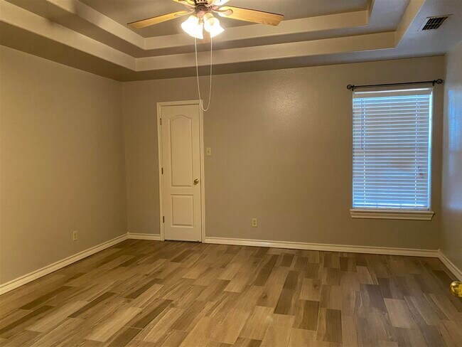 Building Photo - 9903 Crystal Ct