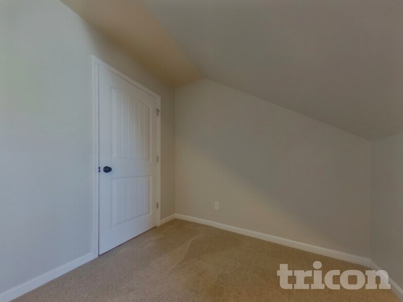 Building Photo - 33 Berwick Way