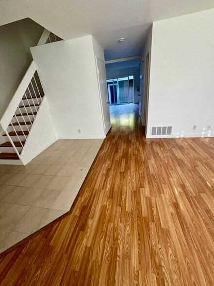 Building Photo - 133 Lawnview Cir