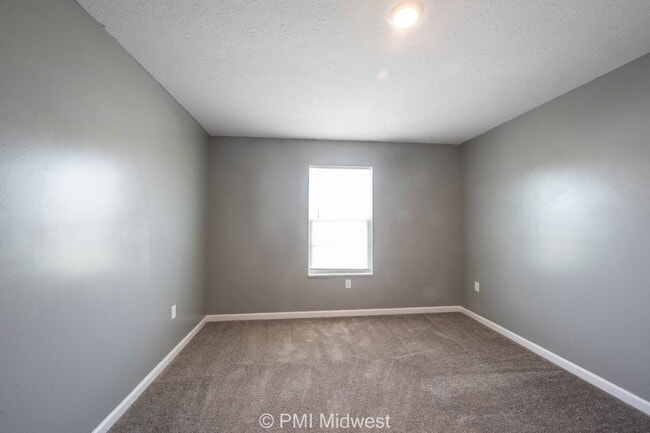 Building Photo - 3975 Fenwick Ln