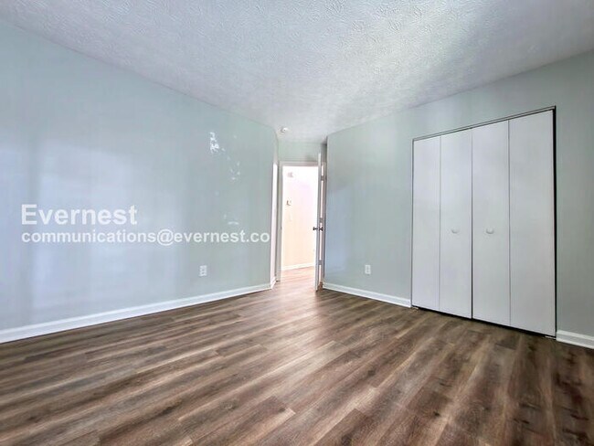 Building Photo - 944 Shiloh Ridge Run NW