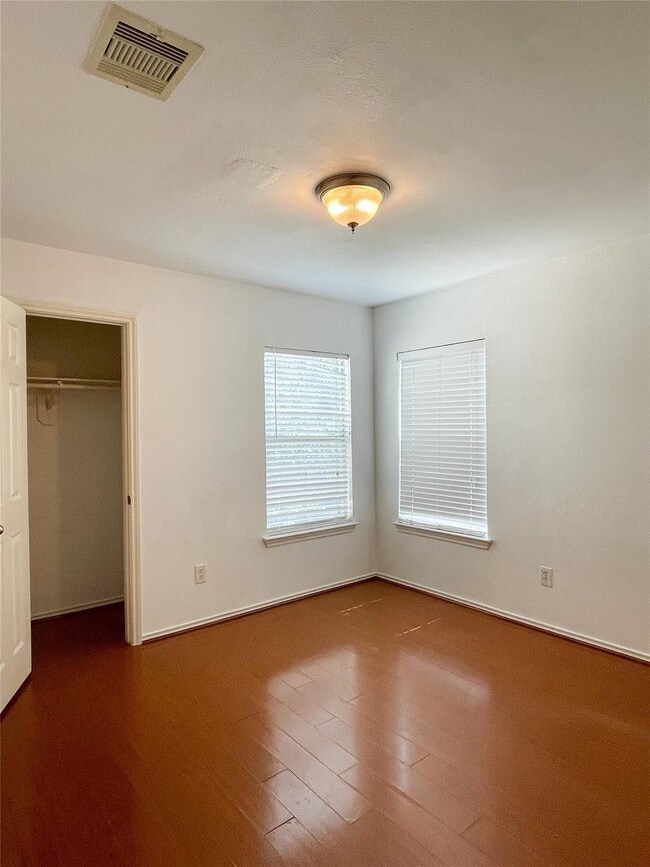 Building Photo - 11737 Logan Ridge Dr