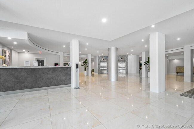 Building Photo - 3546 S Ocean Blvd