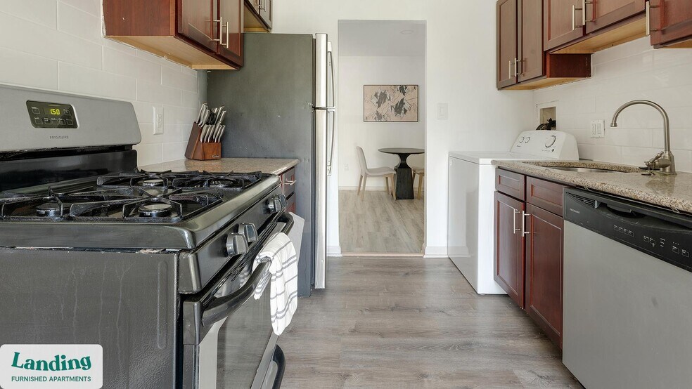Building Photo - 6220 Springhill Dr