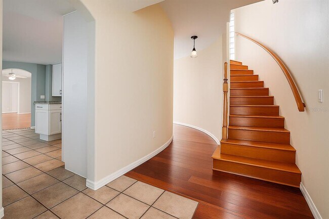 Building Photo - 357 Fairway Pointe Cir