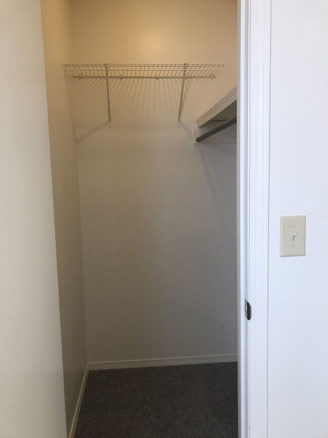 Building Photo - 1500 W Rainey St