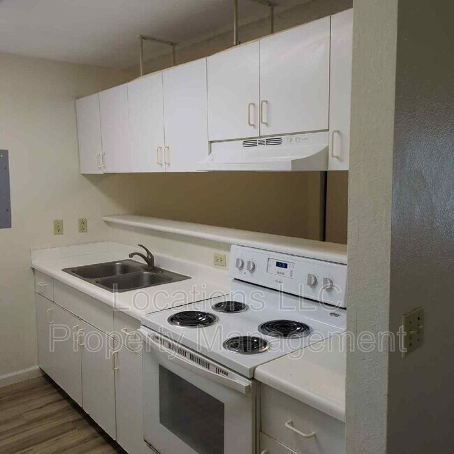 Building Photo - 46-263 Kahuhipa St