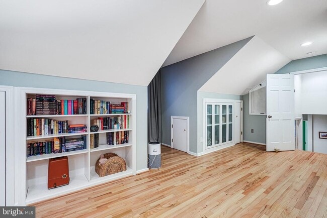 Building Photo - 1504 Wake Forest Dr