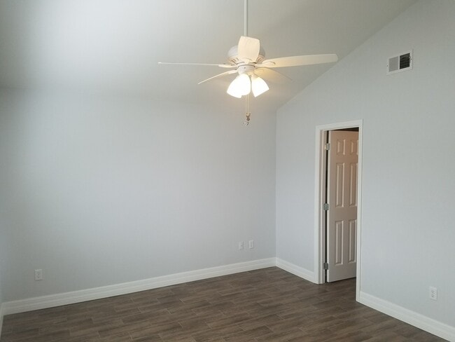 Building Photo - Beautiful Renovated 2-Bedroom, 2-Bathroom Home in Apopka