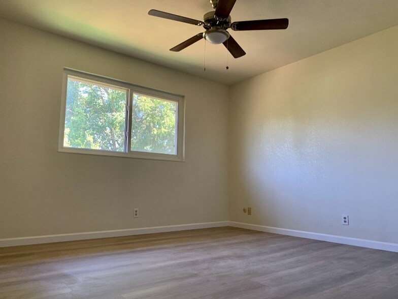 Building Photo - 3009 Lillard Dr
