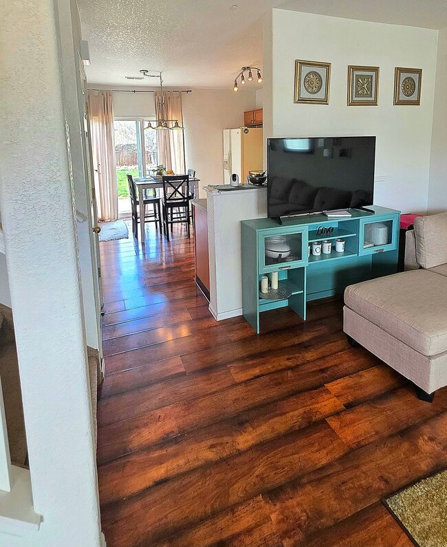 Building Photo - 3 Bedroom Home in Ridgeview at Stetson Hills
