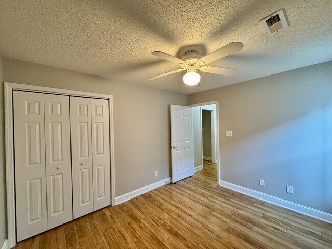 Building Photo - 159 Daleyuhski Way