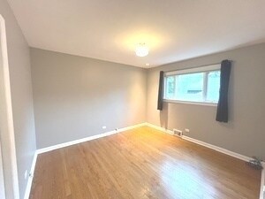Building Photo - 556 Barton Ave