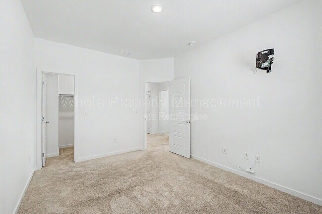 Building Photo - 10117 Morrison Rd