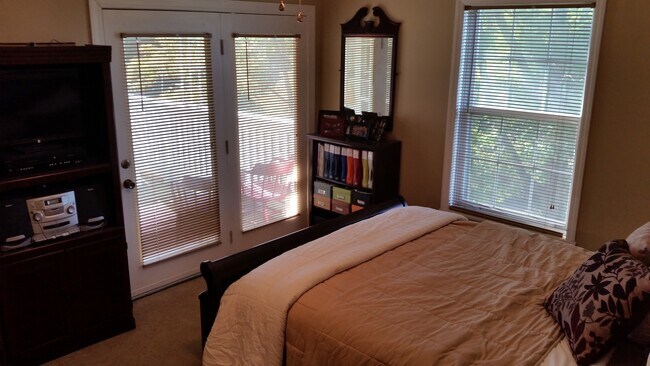 Building Photo - 1300 Cedar Ridge Dr