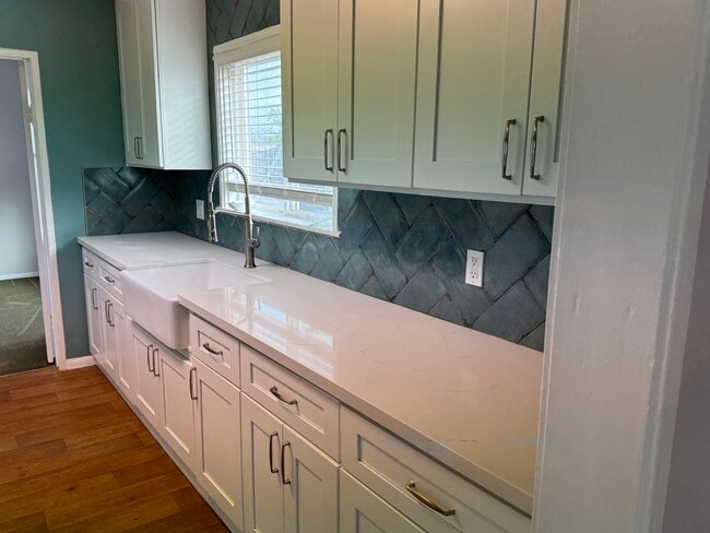 KITCHEN - 3733 Cherry Ave