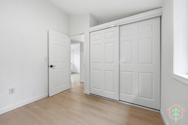 Building Photo - 2004 SE 143rd Ave