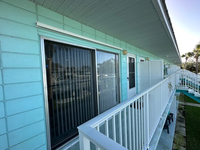 Building Photo - 541 S Peninsula Ave