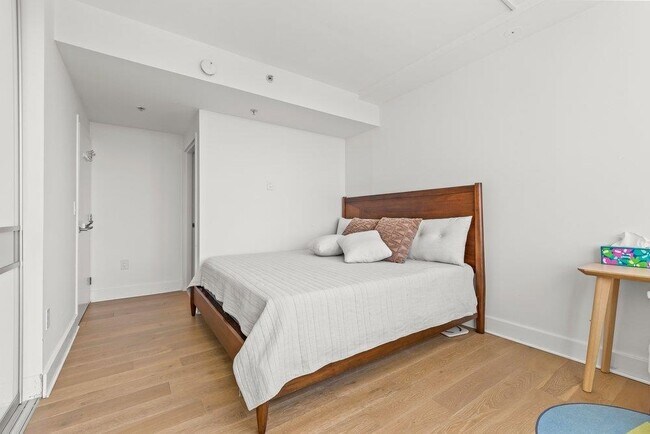 Building Photo - 88 Morgan St