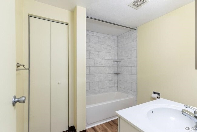 Building Photo - 471 Idlewood Blvd