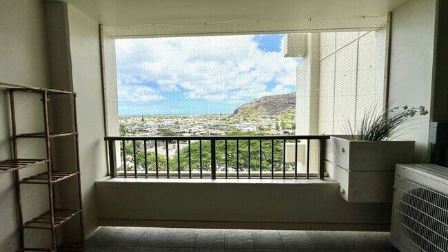 Building Photo - 6710 Hawaii Kai Dr