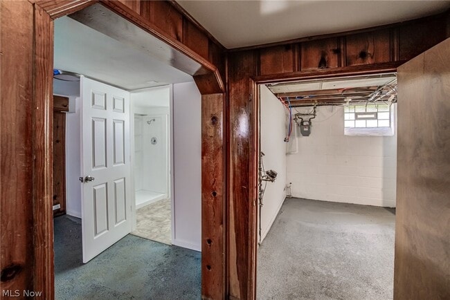 Building Photo - 1343 Victory Dr