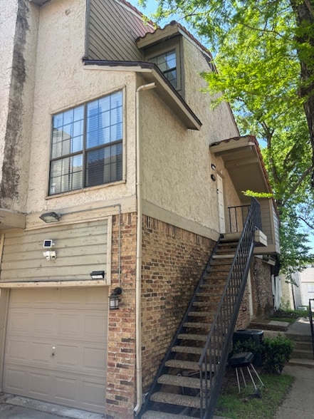 Primary Photo - 6028 Stoneybrook Dr