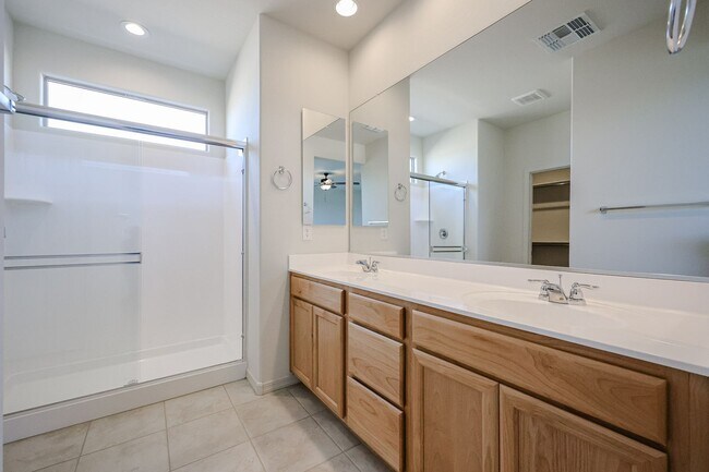 Building Photo - New 4 Bedroom + Den Home in Asante Community