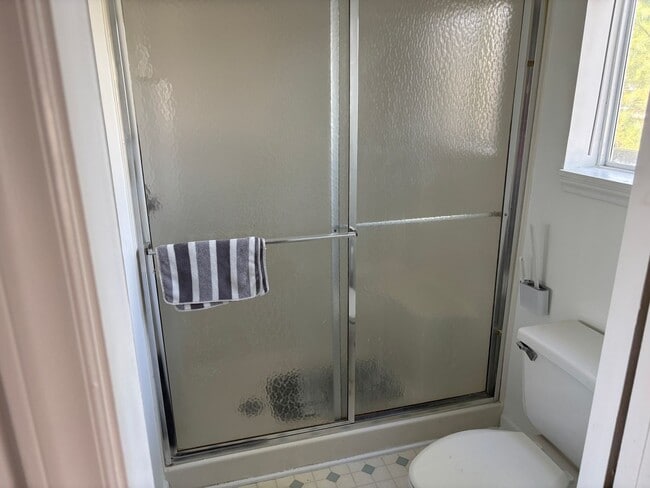 Building Photo - 2 BEDROOM 2 BATH ON 2ND FLOOR AT MYRTLE GR...